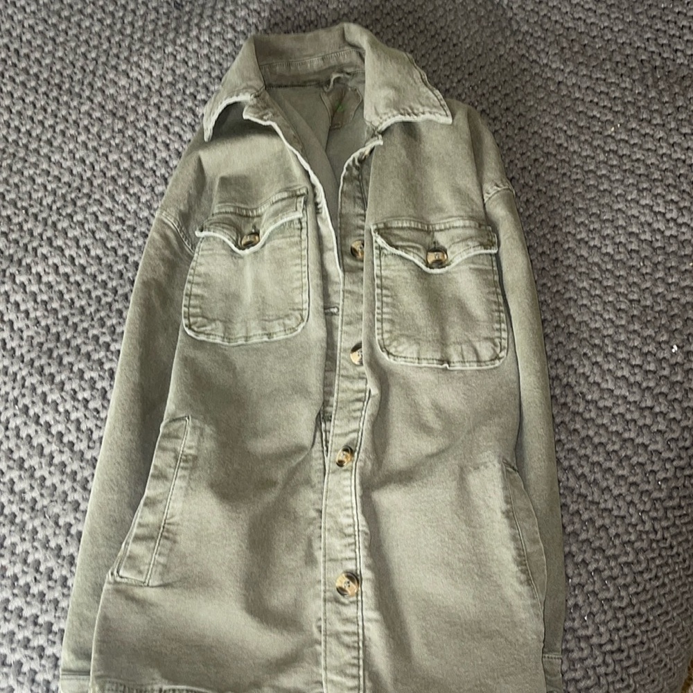 Aerie Oversized Utility Jacket – Sage Green Button-Up Shacket (Size S)